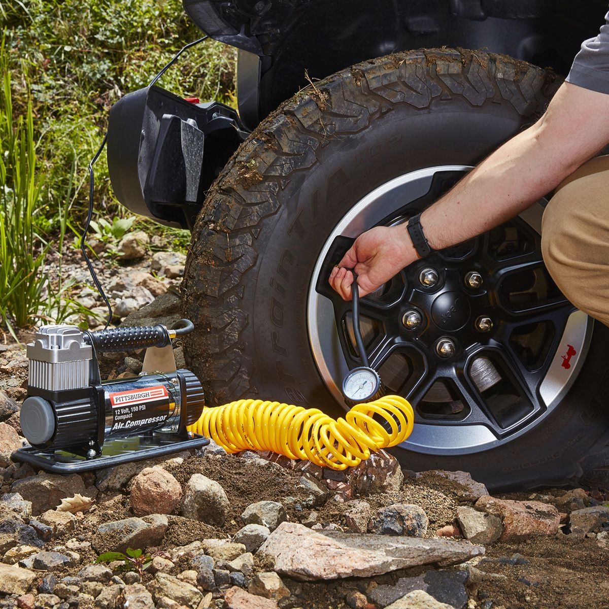 12V 150 PSI Compact Air Compressor F28906